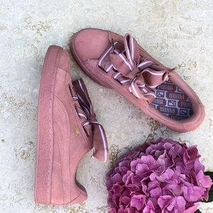 Puma Suede sneaks